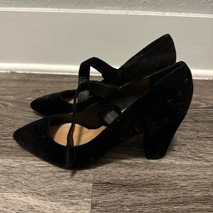 Tahari heels